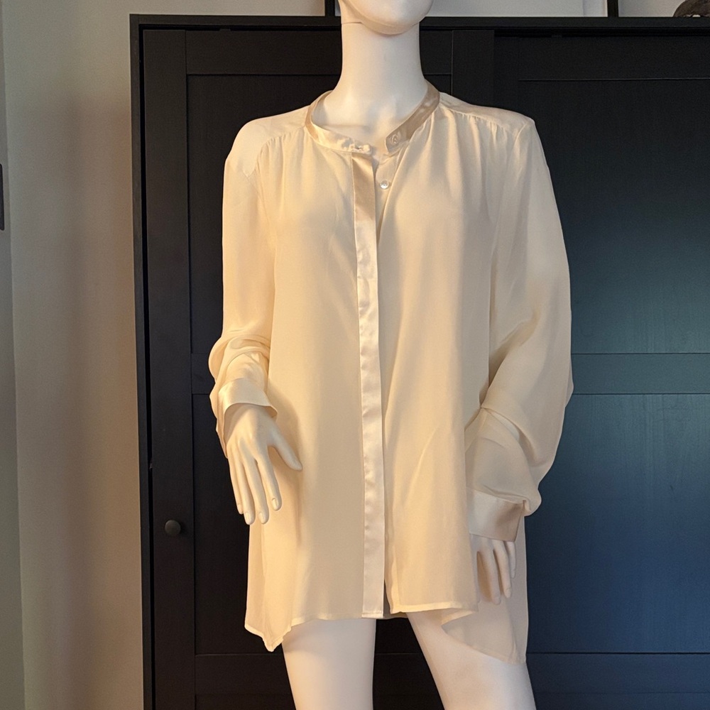 New Eileen Fisher  Cream  silk Button-Up Blouse